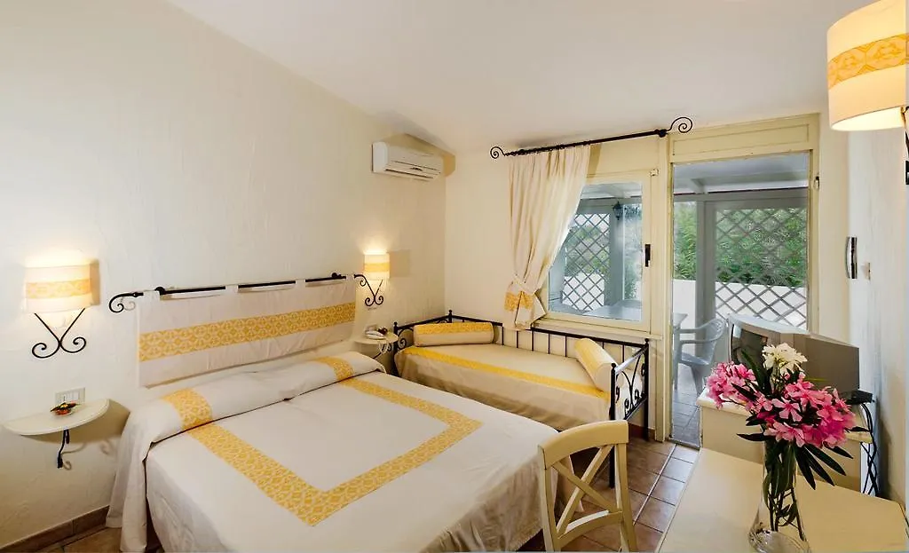 La Plage Noire Resort Marina di Sorso 4*,