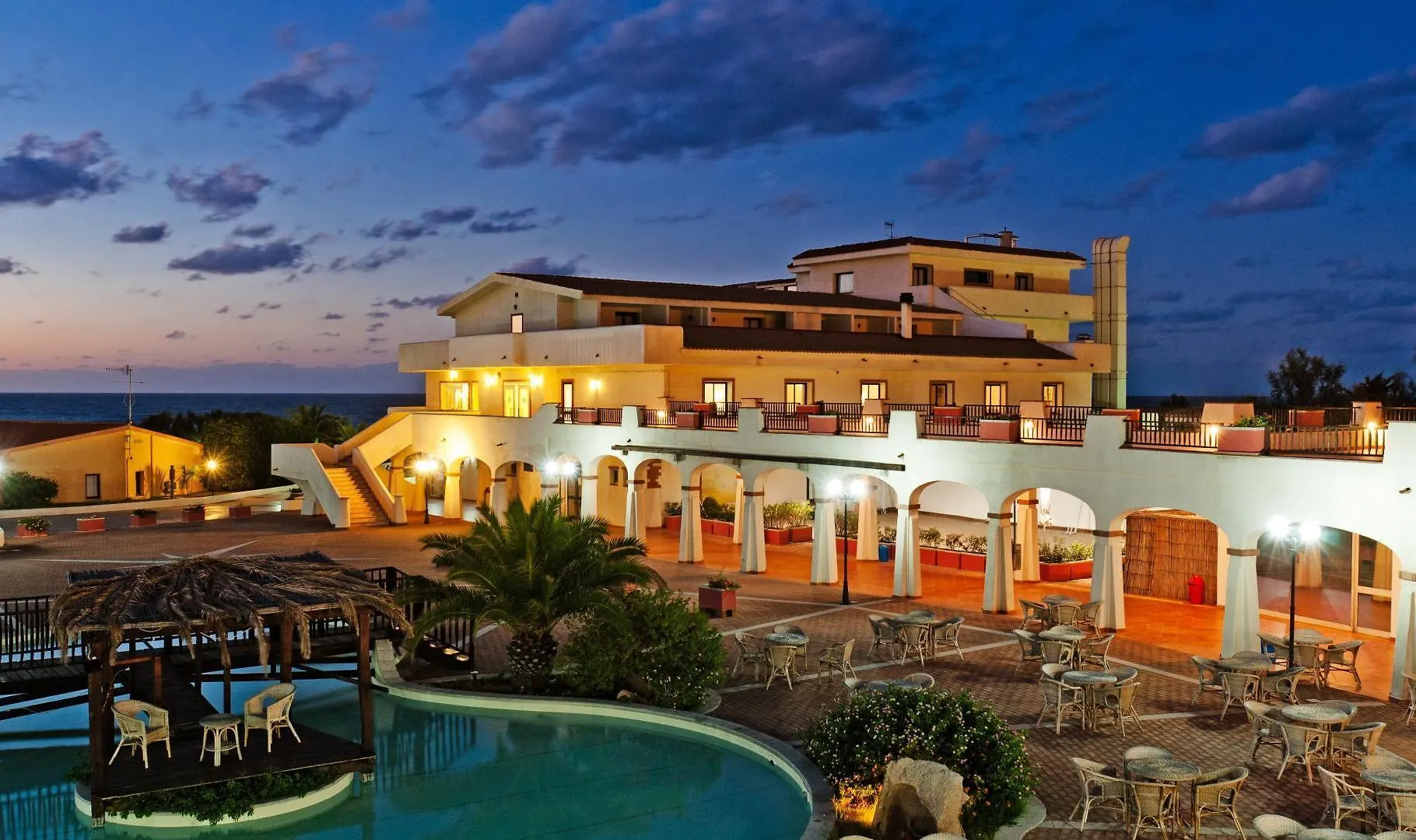 La Plage Noire Resort Marina di Sorso 4*,
